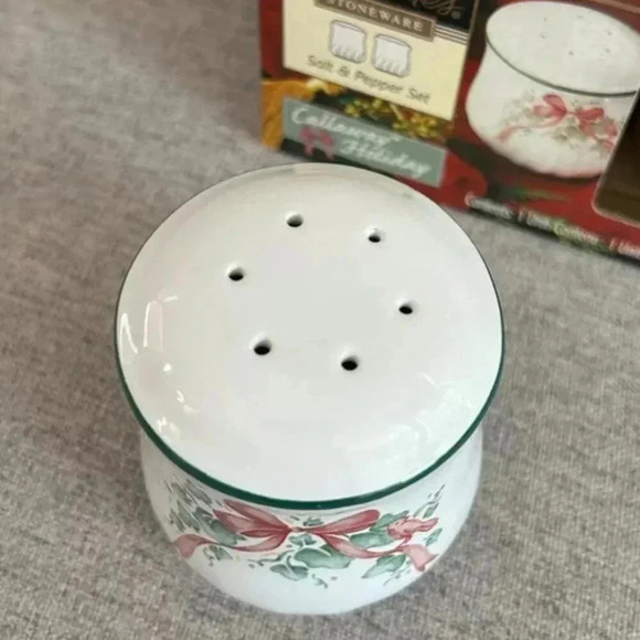 Corelle Coordinates 2pc Salt & Pepper Shaker Set - Callaway Holiday Coll… - Picture 4 of 6